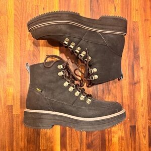 Women’s Teva Black lace up boots, size 9.5